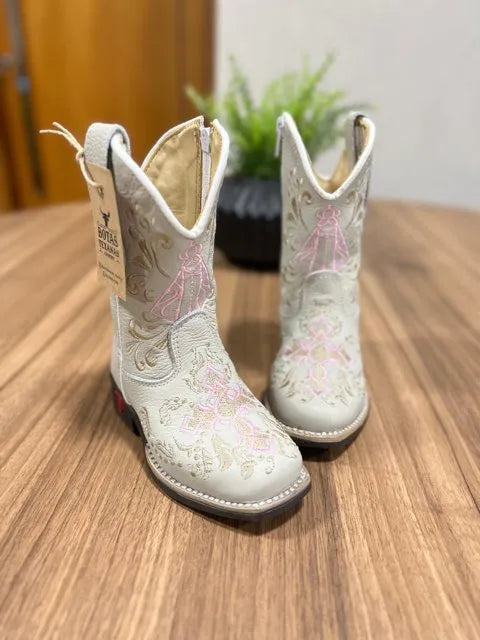 Texana Maria Infantil - Couro Off-White/Bordado Cruz e Padroeira Rosa Ramos Bege - Imagem 3