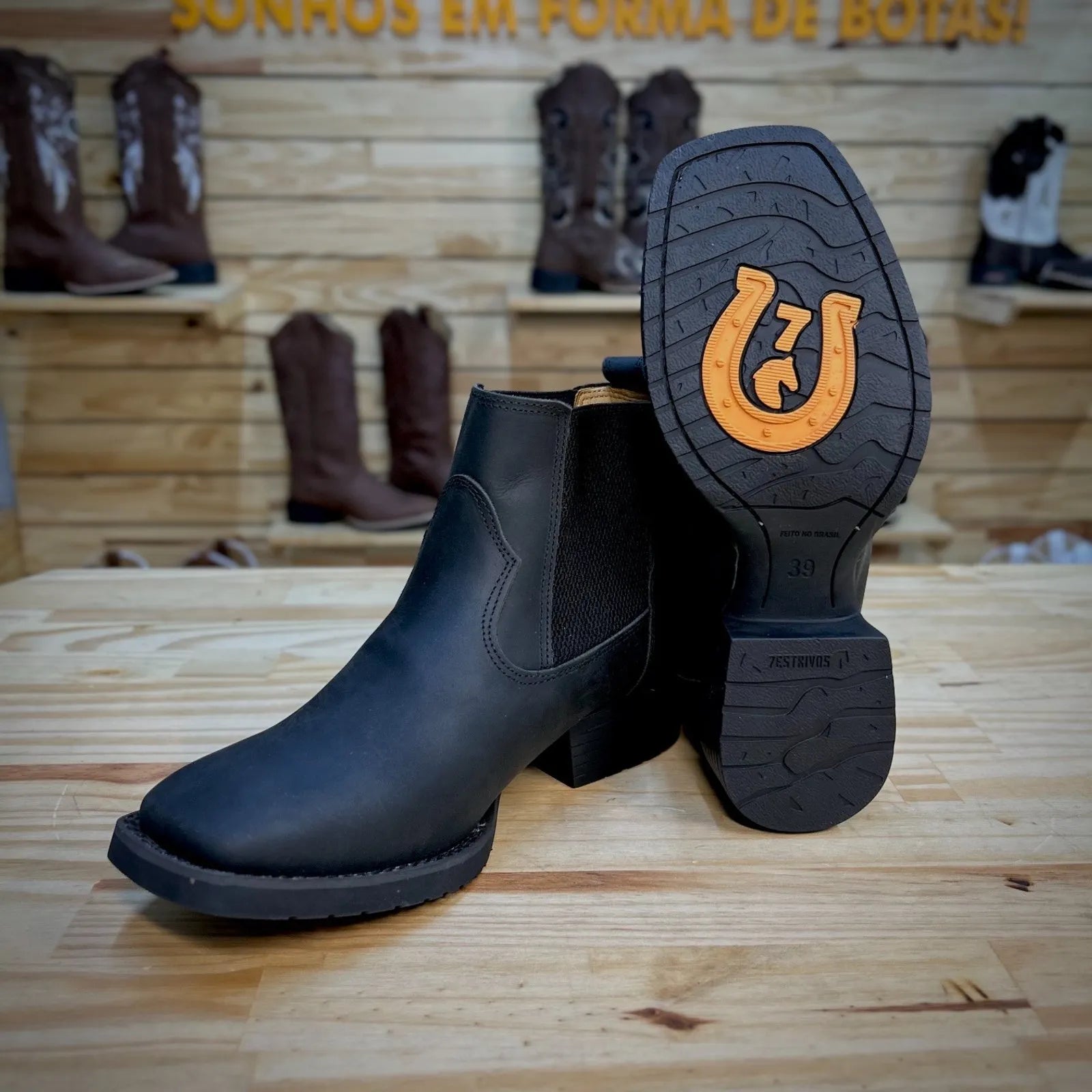 Botina Casca de Bala - Couro Crazy Horse Preto - Imagem 4