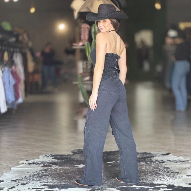 Conjunto Lady Anastasia Assimétrico Preto - Imagem 3