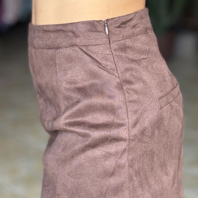 Conjunto Lari Colete Saia Suede Café - Imagem 6