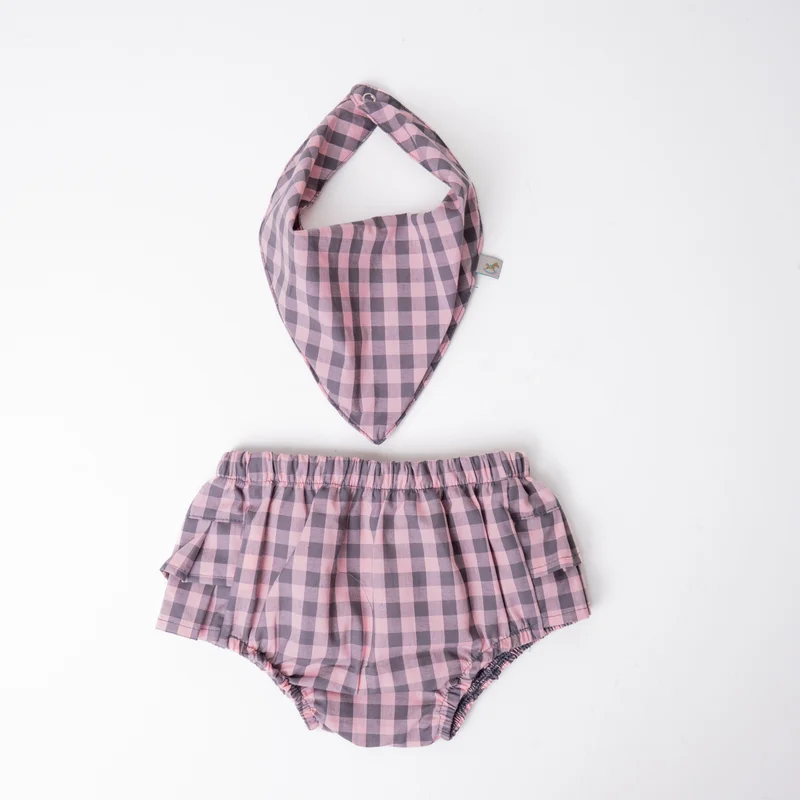 CONJUNTO TAPA FRALDA/ BANDANA FEMININO BABY RANCH - XADREZ ROSA/ CINZA - Imagem 2